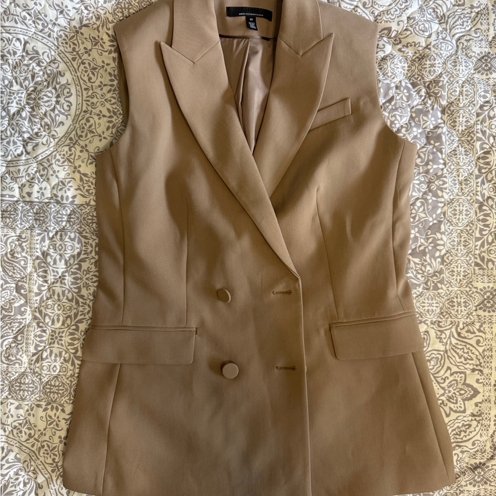 White House Black Market Beige Sleeveless Vest - Picture 3 of 6